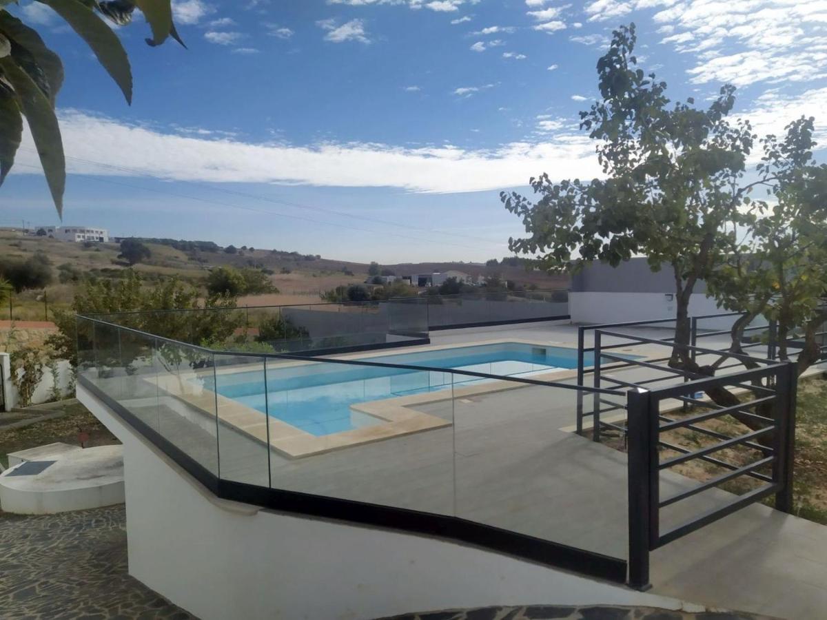 Hall 92 Quartos Com Wc Em Moradia Com Piscina A-Das-Lebres Loures Buitenkant foto