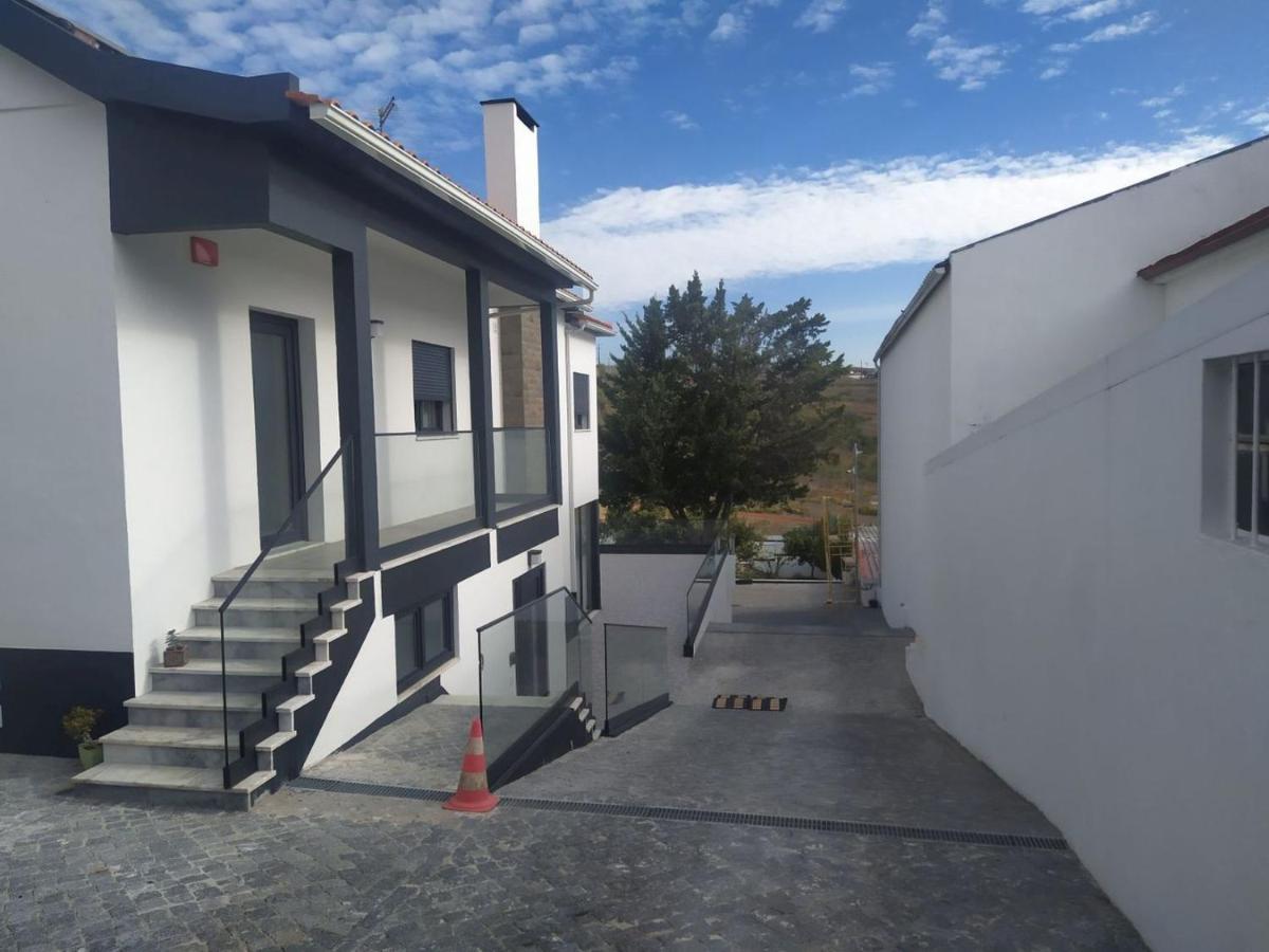 Hall 92 Quartos Com Wc Em Moradia Com Piscina A-Das-Lebres Loures Buitenkant foto