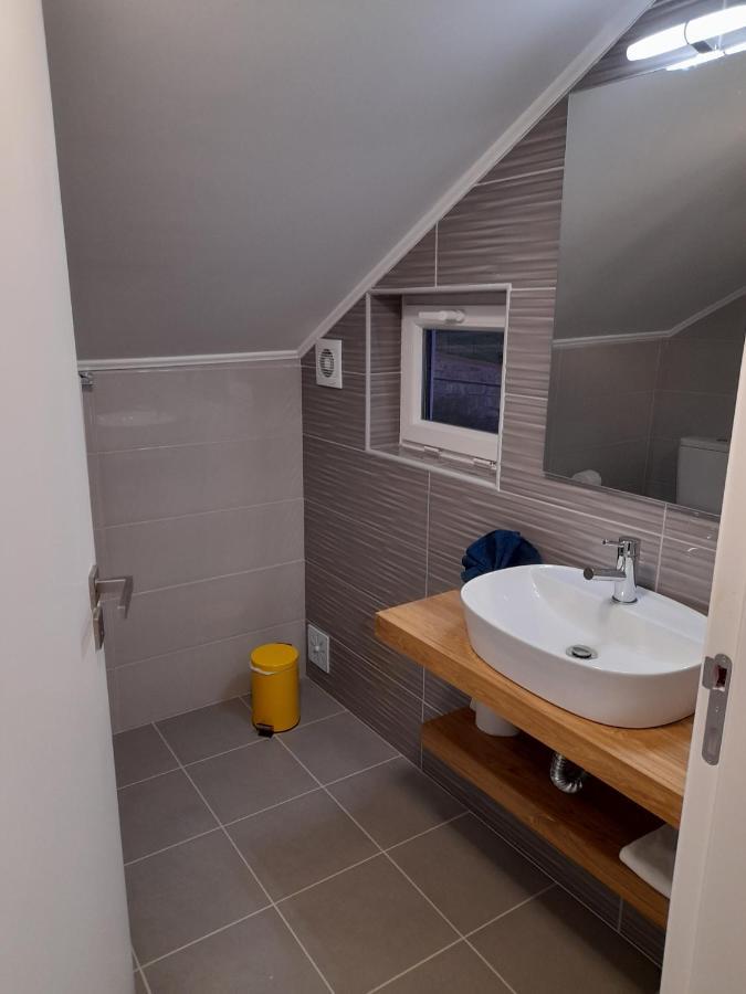Hall 92 Quartos Com Wc Em Moradia Com Piscina A-Das-Lebres Loures Buitenkant foto