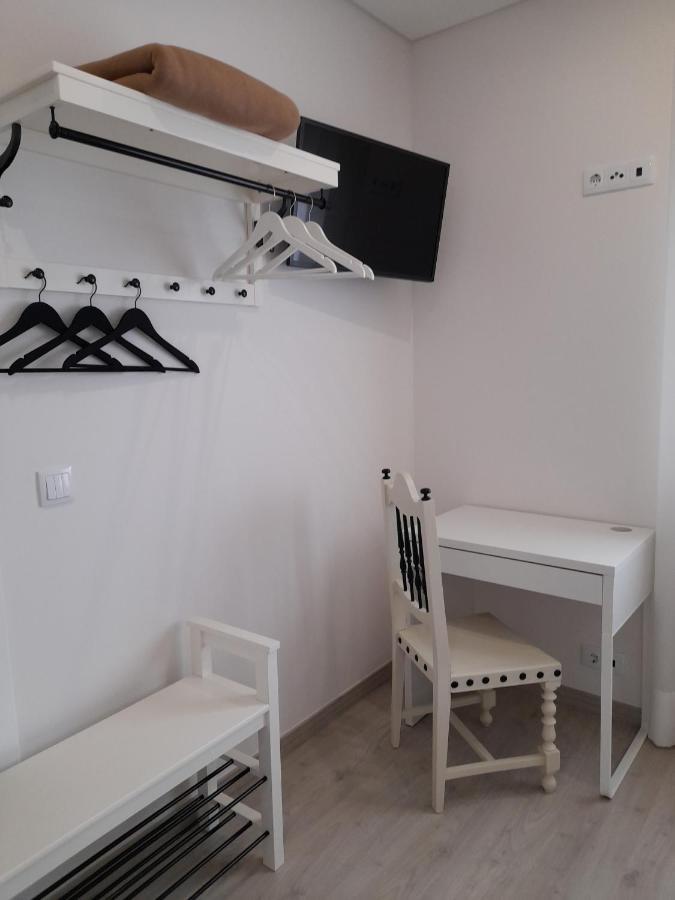 Hall 92 Quartos Com Wc Em Moradia Com Piscina A-Das-Lebres Loures Buitenkant foto