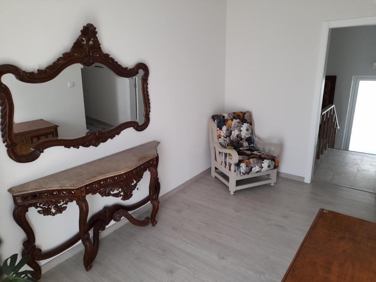 Hall 92 Quartos Com Wc Em Moradia Com Piscina A-Das-Lebres Loures Buitenkant foto