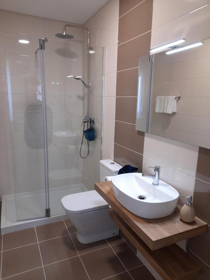 Hall 92 Quartos Com Wc Em Moradia Com Piscina A-Das-Lebres Loures Buitenkant foto